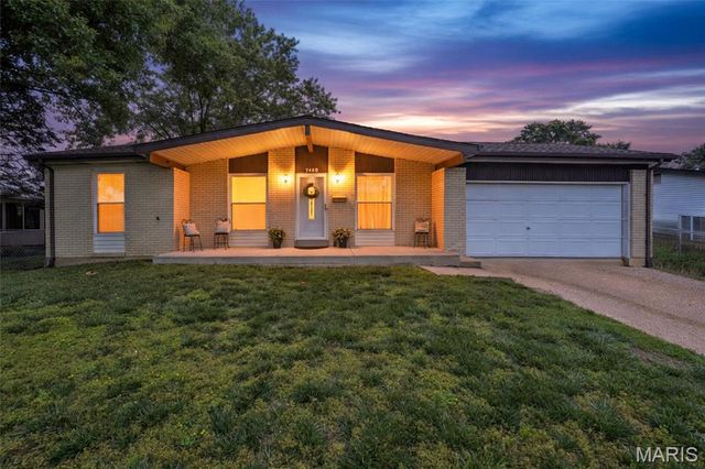 7400 Town And Country Place, Hazelwood, MO 63042
