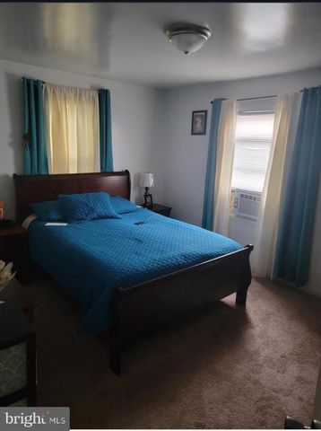 27 E LINE ST, Carneys Point, NJ 08069