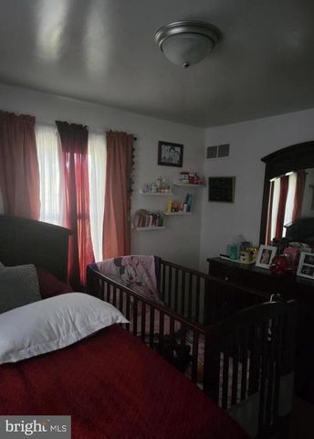 27 E LINE ST, Carneys Point, NJ 08069