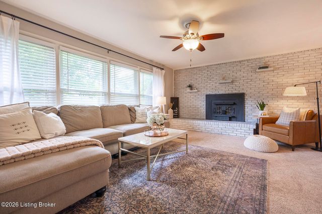 909 Cannons Ln, Louisville, KY 40207