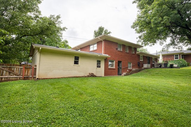 909 Cannons Ln, Louisville, KY 40207