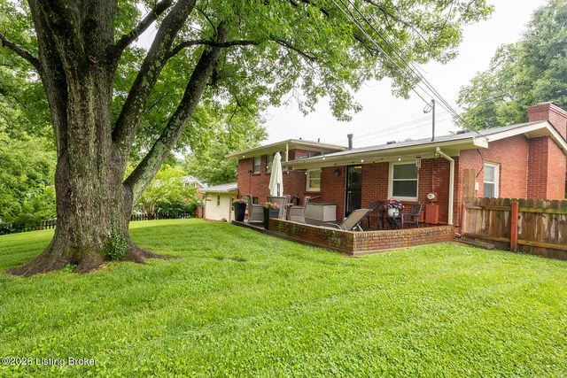 909 Cannons Ln, Louisville, KY 40207
