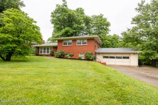 909 Cannons Ln, Louisville, KY 40207