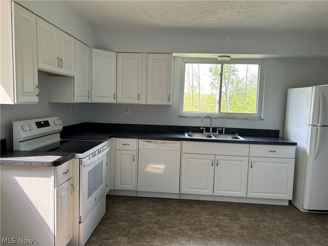 8404 Avery Road, Broadview Heights, OH 44147