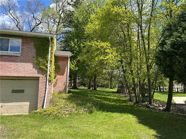 8404 Avery Road, Broadview Heights, OH 44147