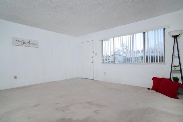 8036 Glen Valley Cir, Citrus Heights, CA 95610