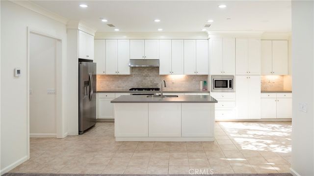 188 Crescent Moon, Irvine, CA 92602