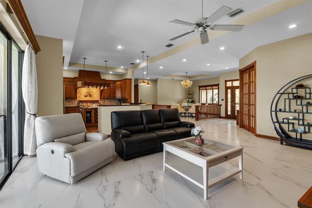 612 LAUREL ROAD W, Nokomis, FL 34275