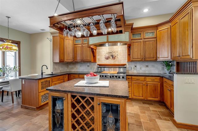 612 LAUREL ROAD W, Nokomis, FL 34275