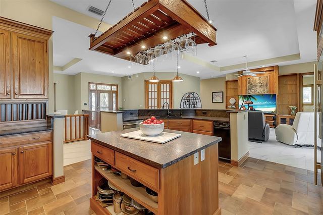 612 LAUREL ROAD W, Nokomis, FL 34275