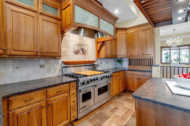 612 LAUREL ROAD W, Nokomis, FL 34275