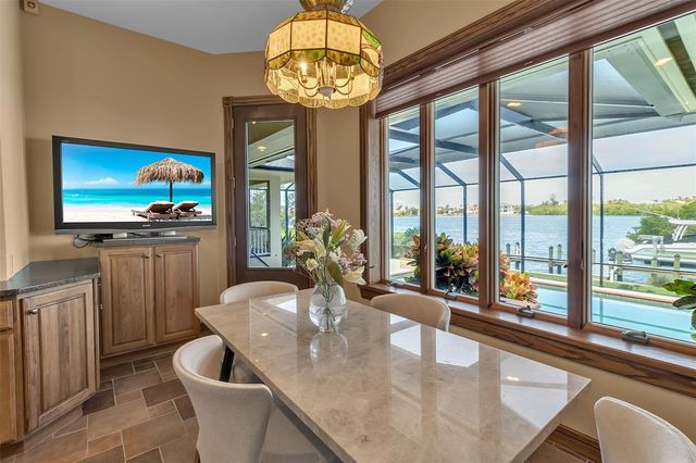 612 LAUREL ROAD W, Nokomis, FL 34275