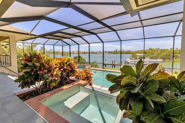612 LAUREL ROAD W, Nokomis, FL 34275