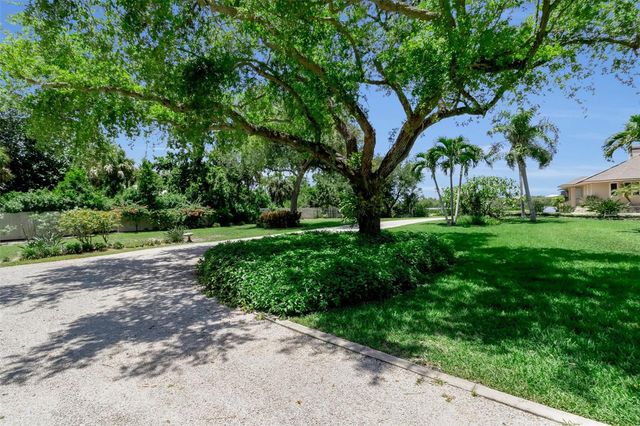 612 LAUREL ROAD W, Nokomis, FL 34275