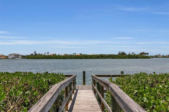 612 LAUREL ROAD W, Nokomis, FL 34275