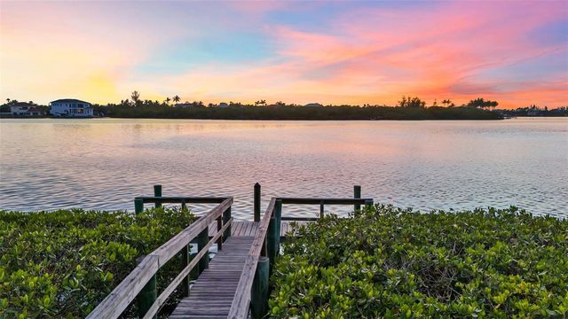 612 LAUREL ROAD W, Nokomis, FL 34275