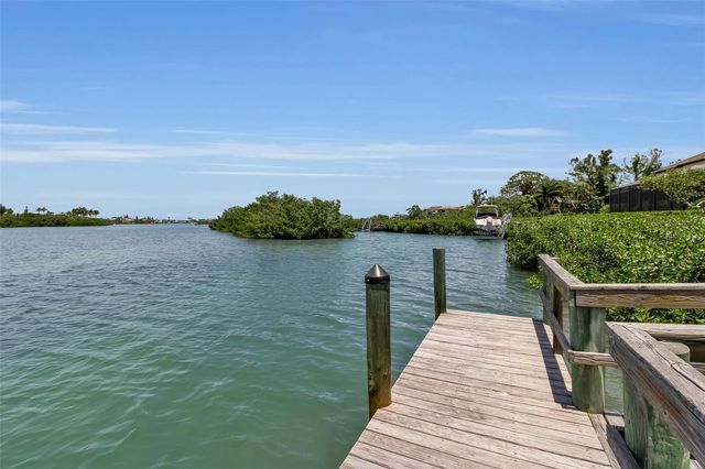 612 LAUREL ROAD W, Nokomis, FL 34275