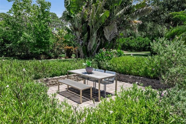 612 LAUREL ROAD W, Nokomis, FL 34275