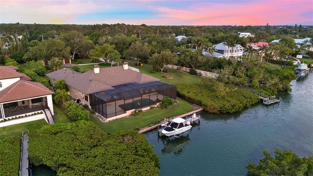 612 LAUREL ROAD W, Nokomis, FL 34275