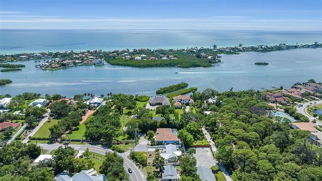 612 LAUREL ROAD W, Nokomis, FL 34275