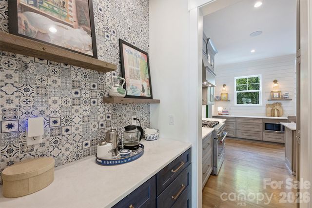 4232 Hiddenbrook Drive, Charlotte, NC 28205