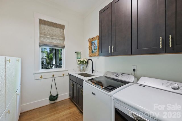 4232 Hiddenbrook Drive, Charlotte, NC 28205