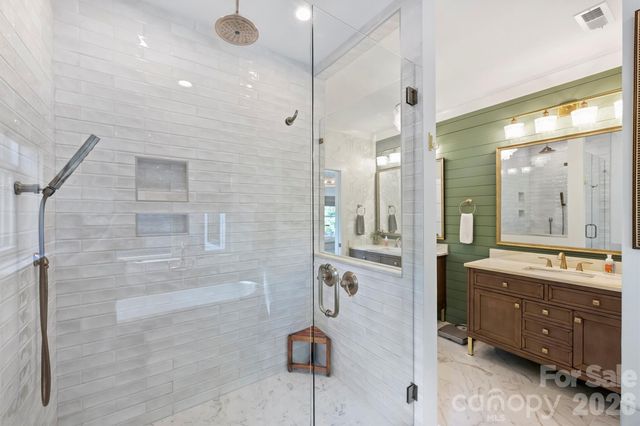 4232 Hiddenbrook Drive, Charlotte, NC 28205