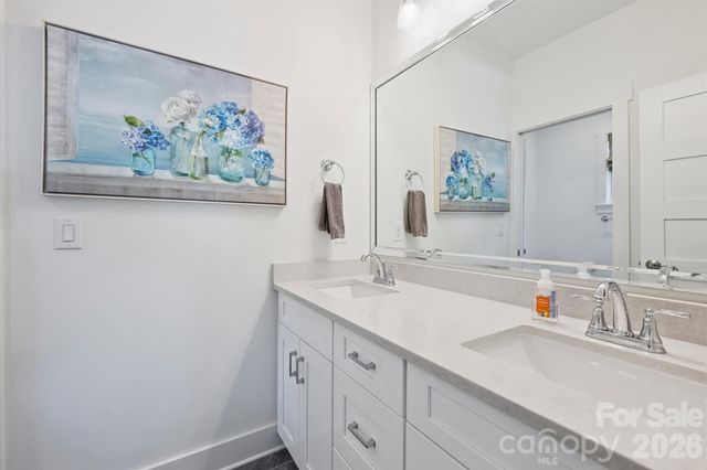 4232 Hiddenbrook Drive, Charlotte, NC 28205