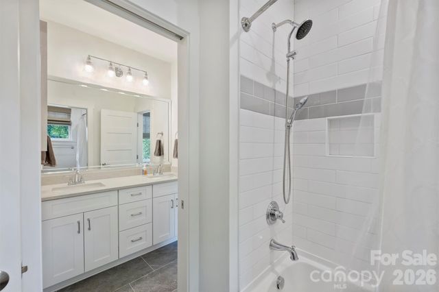 4232 Hiddenbrook Drive, Charlotte, NC 28205