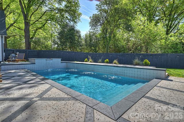 4232 Hiddenbrook Drive, Charlotte, NC 28205