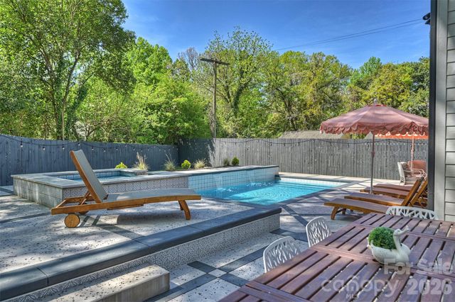 4232 Hiddenbrook Drive, Charlotte, NC 28205