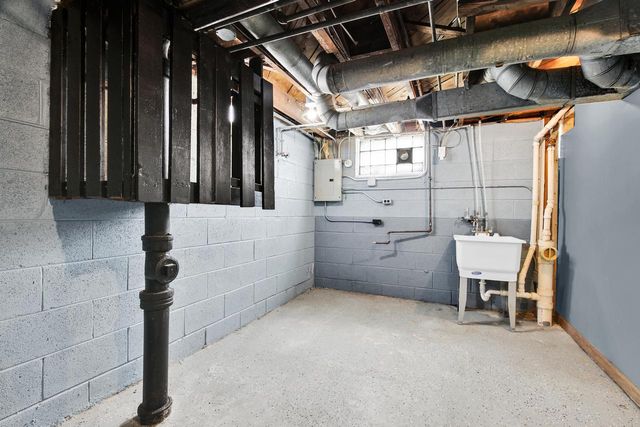 3876 N 61st STREET, Milwaukee, WI 53216