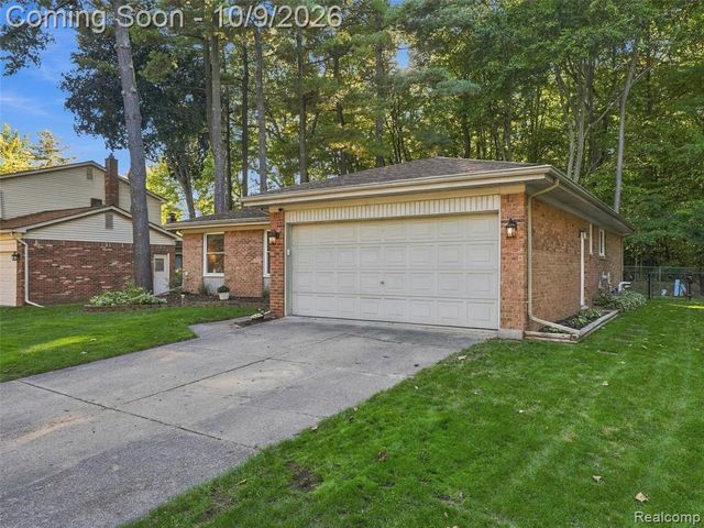40841 Executive Drive, Sterling Heights, MI 48313