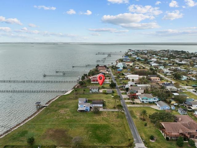 1035 6th Street, San Leon, TX 77539
