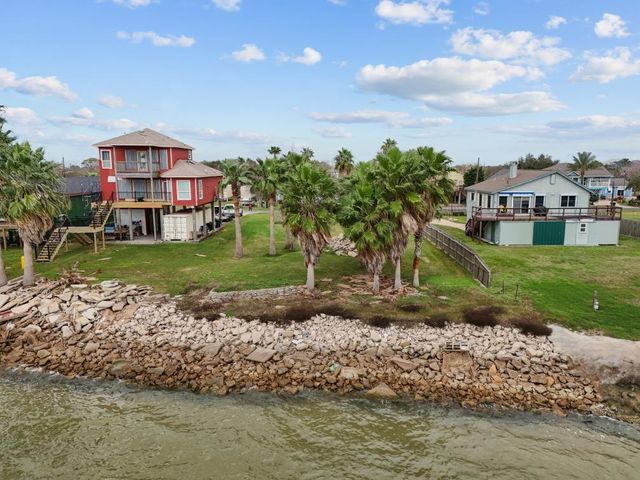 1035 6th Street, San Leon, TX 77539