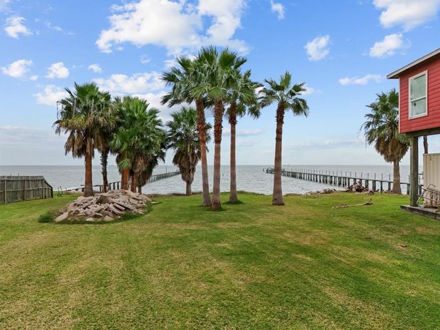 1035 6th Street, San Leon, TX 77539