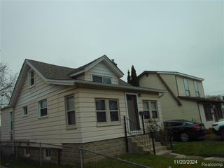 26060 Clancy Street, Roseville, MI 48066