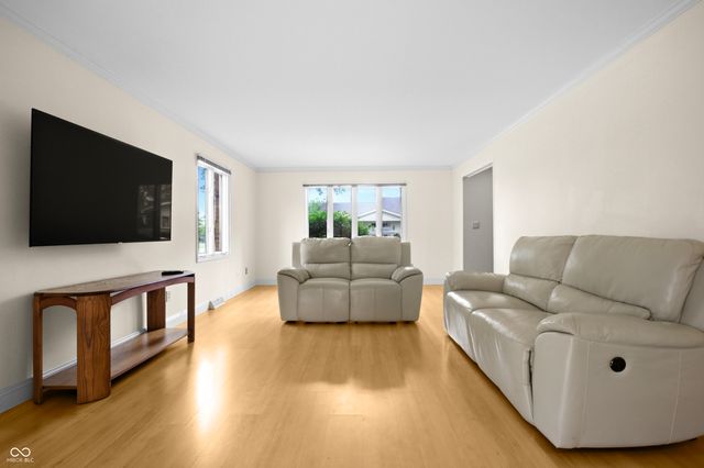 3975 Offshore Drive, Columbus, IN 47203