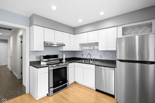 3975 Offshore Drive, Columbus, IN 47203