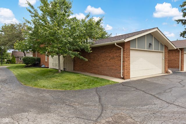 3975 Offshore Drive, Columbus, IN 47203