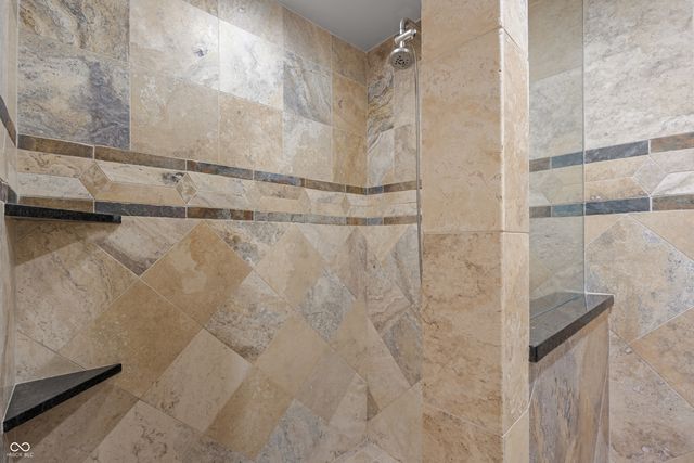 3975 Offshore Drive, Columbus, IN 47203
