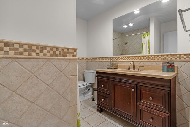 3975 Offshore Drive, Columbus, IN 47203
