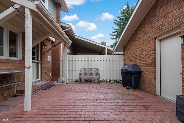 3975 Offshore Drive, Columbus, IN 47203