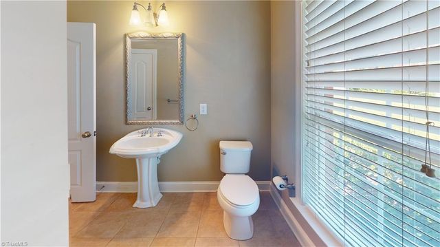 2140 Rossmore Road, Clemmons, NC 27012