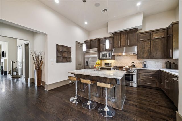 1416 Lake Pointe Parkway, Sugar Land, TX 77478