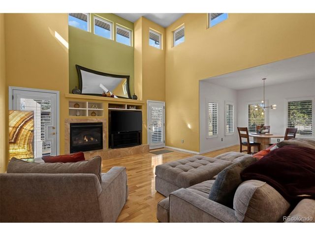 7 Sandpiper Cir, Thornton, CO 80241