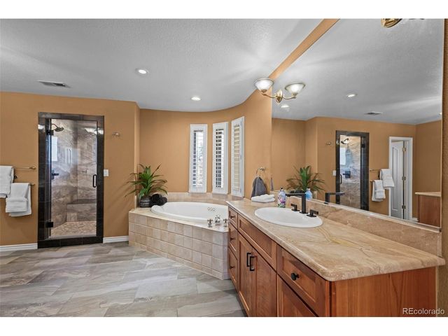 7 Sandpiper Cir, Thornton, CO 80241