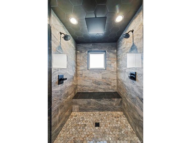 7 Sandpiper Cir, Thornton, CO 80241