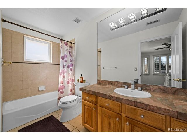 7 Sandpiper Cir, Thornton, CO 80241