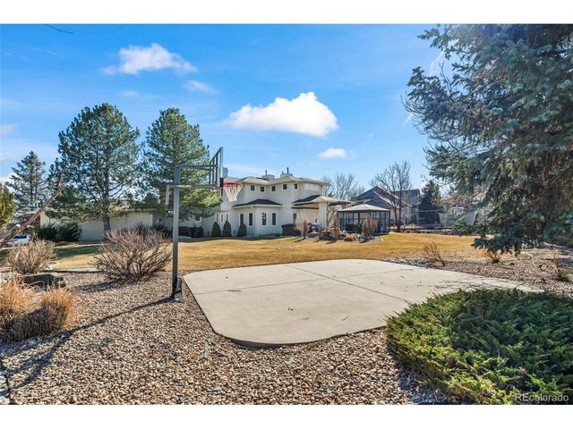 7 Sandpiper Cir, Thornton, CO 80241